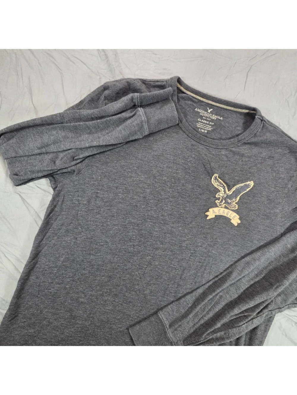 American Eagle Outfitters Classic Fit long-sleeve
